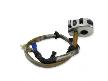 PRZEŁĄCZNIK LEWY PRZÓD YAMAHA XVS 1100 DRAG STAR 98-06 CALSSIC U-11 5EL839721000