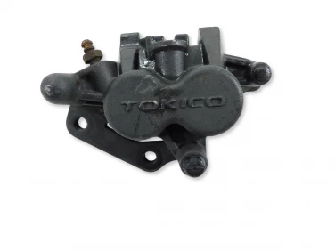 ZACISK HAMULEC PRZÓD LEWY KAWASAKI Z 750 04-06 U-11 430800049DJ