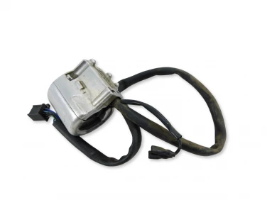 PRZEŁĄCZNIK LEWY PRZÓD HONDA VT 750 C/C2 SHADOW RC44 97-01 U-11 35020MBA610