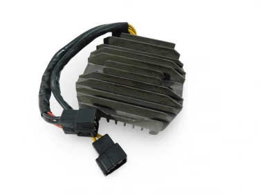 REGULATOR NAPIĘCIA TRIUMPH SPEED TRIPLE 1050 05-10 U-11 T1304045