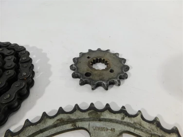 ZĘbatka napĘd ŁaŃcuch yamaha fzs 600 fazer 02-03 u-11 945820111000