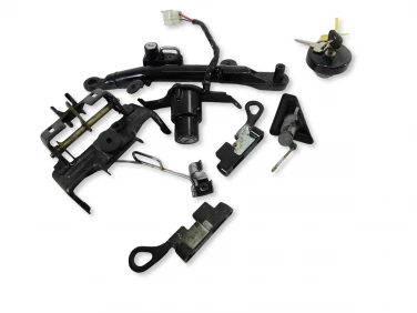 ZAMEK STACYJKA KLUCZYK YAMAHA V-MAX 1200 85-07 U-11 2EN825100000
