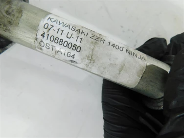 OŚ koŁa tyŁ tylna kawasaki zzr 1400 ninja 07-11 u-11 410680050