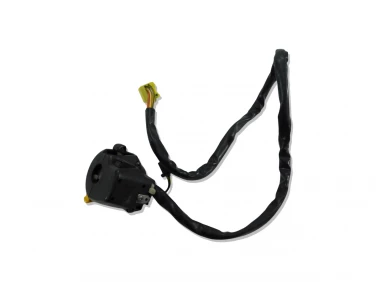 PRZEŁĄCZNIK LEWY PRZÓD SUZUKI TL 1000 98-03 U-11 3740033E11