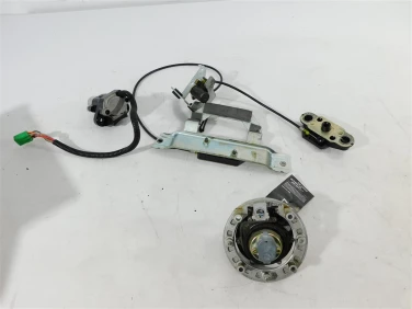 Zamek stacyjka kluczyk suzuki tl 1000 98-03 u-11 3700002810000