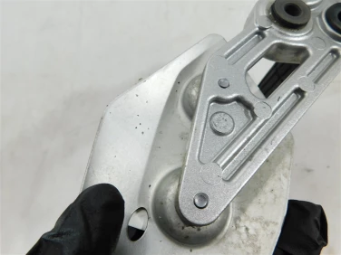 Set podnÓŻek lewy przÓd yamaha mt-07 13-17 u-11 1ws181100000