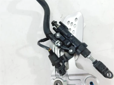 Set podnÓŻek prawy przÓd yamaha mt-07 13-17 u-11 1ws274a30000