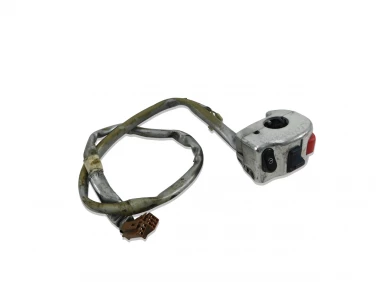 PRZEŁĄCZNIK PRAWY PRZÓD YAMAHA XVS 1100 DRAG STAR CLASSIC 98-06 U-11 5KS839632000