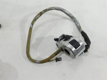 PrzeŁĄcznik lewy przÓd yamaha xvs 1100 drag star classic 98-06 u-11 sel839720000