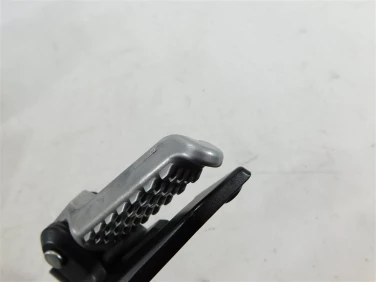 Set podnÓŻek prawy tyŁ kawasaki z 900 17-19 u-11 35063145318r