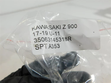 Set podnÓŻek prawy tyŁ kawasaki z 900 17-19 u-11 35063145318r