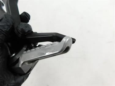 Set podnÓŻek lewy tyŁ kawasaki z 900 17-19 u-11 35063145218r