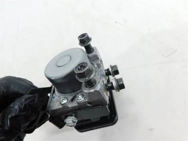 Pompa hamulcowa abs kawasaki z 900 17-19 u-11 7h22-3079