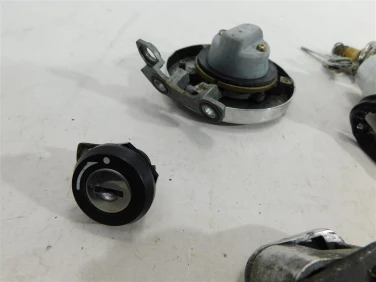 Zamek stacyjka kluczyk kawasaki vn 800 vulcan 95-05 u-11 270455191