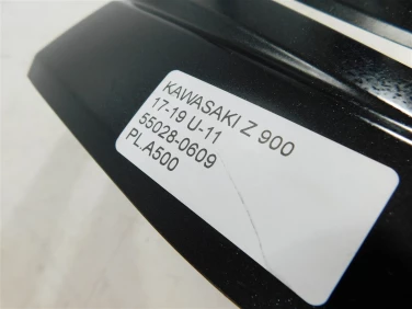 PŁug plastik owiewka kawasaki z 900 17-19 u-11 55028-0609