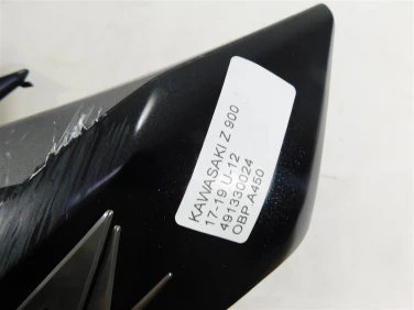 Owiewka bok boczna prawa kawasaki z 900 17-19 u-12 491330024