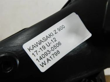 Plastik wypeŁnienie owiewka kawasaki z 900 17-19 u-12 14093-0506