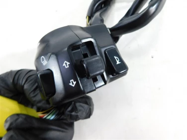 PrzeŁĄcznik lewy przÓd suzuki sv 650 99-02 u-11 3740026e11