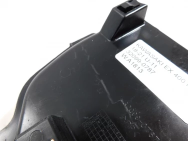 Plastik wypeŁnienie owiewka kawasaki ex 400 ninja 18-21 u-11 32099-0787