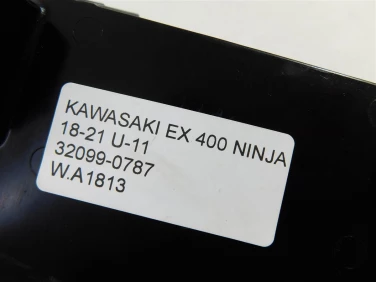 Plastik wypeŁnienie owiewka kawasaki ex 400 ninja 18-21 u-11 32099-0787