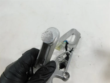 Set podnÓŻek prawy przÓd triumph speed triple 1050 05-10 u-11 t2080593