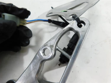 Set podnÓŻek prawy przÓd triumph speed triple 1050 05-10 u-11 t2080593