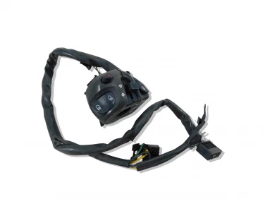 PRZEŁĄCZNIK LEWY PRZÓD YAMAHA FZ6 600 FAZER 04-09 U-11 5VX839690200