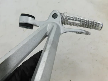 Set podnÓŻek prawy tyŁ suzuki gsx-r 1000 07-08 u-11 4360021h00