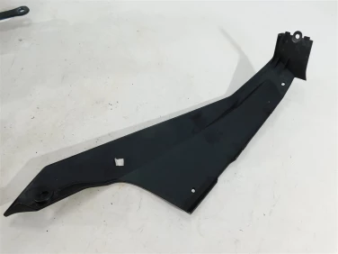 PŁug plastik owiewka kawasaki ex 400 ninja 18-21 u-11 55028-0646