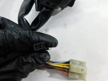 PrzeŁĄcznik lewy przÓd yamaha fzs 600 fazer 02-03 u-11 5dm839690000