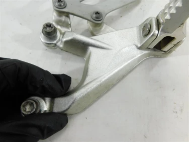 Set podnÓŻek lewy przÓd bmw s 1000 rr k46 15-17 u-11 7728307