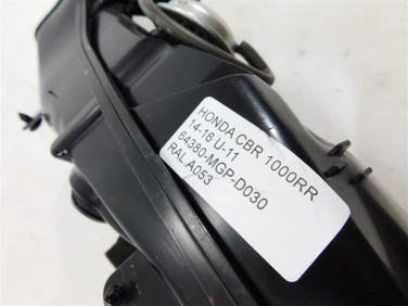 Rura dolot airbox lewa honda cbr 1000rr 14-16 u-11 64380-mgp-d030