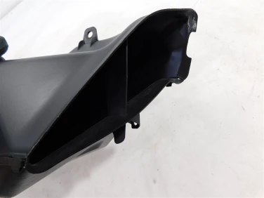 Rura dolot airbox prawa suzuki gsx-r 1000 17-24 u-11 94420-17koo