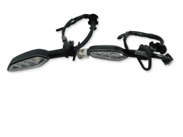 KIERUNEK KIERUNKOWSKAZ YAMAHA YZF-R1M RN32 15-20 U-11 2CR833400000 2CR833300000