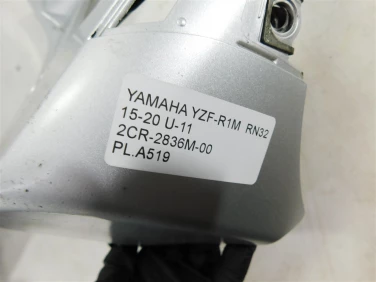 PŁug plastik owiewka yamaha yzf-r1m rn32 15-20 u-11 2cr-2836m-00