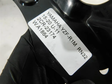 Plastik wypeŁnienie owiewka yamaha yzf-r1m rn32 15-20 u-11 2cr-23174