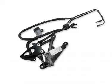 SET PODNÓŻEK PRAWY PRZÓD YAMAHA YZF-R1M RN32 15-20 U-11 2CR274430000