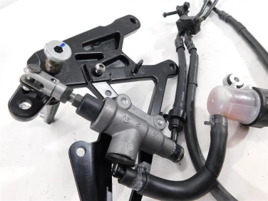 Set podnÓŻek prawy przÓd yamaha yzf-r1m rn32 15-20 u-11 2cr274430000