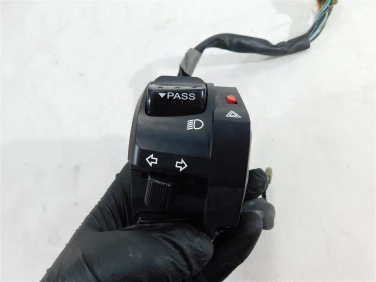 PrzeŁĄcznik lewy przÓd suzuki gsx-r 750 11-21 u-11 3740014j00