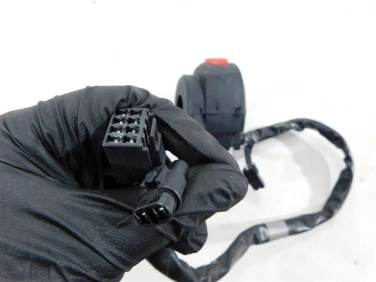 PrzeŁĄcznik prawy przÓd suzuki gsx-r 750 11-21 u-11 3720047h30