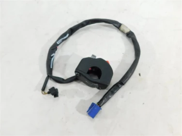 PrzeŁĄcznik prawy przÓd yamaha yzf-r1 rn19 07-08 u-11 13s839750000