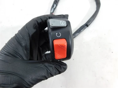 PrzeŁĄcznik prawy przÓd yamaha yzf-r1 rn19 07-08 u-11 13s839750000