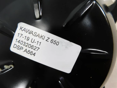 Dekiel kapa silnik prawa kawasaki z 650 17-19 u-11 140320627