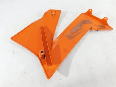 Owiewka bok boczna prawa ktm duke 640 96-05 u-11 58408051000