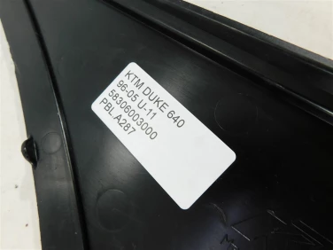 Pokrywa bok boczna lewa ktm duke 640 96-05 u-11 58306003000