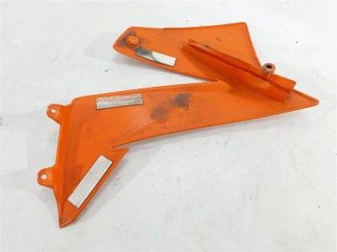 Owiewka bok boczna lewa ktm duke 640 96-05 u-12 584050050000