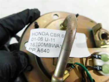 Pompa paliwa zbiornik honda cbr 600 f4i 01-06 u-11 16700mbwa1