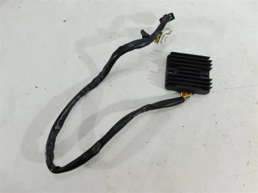 Regulator napiĘcia honda cbr 600 f4i 01-06 u-11 sh678c-13