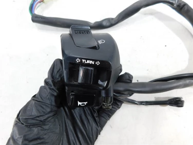 PrzeŁĄcznik lewy przÓd honda cbr 600 f4i 01-06 u-11 35020mbwd20