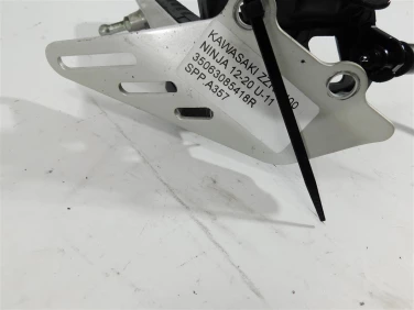 Set podnÓŻek prawy przÓd kawasaki zzr 1400 ninja 12-20 u-11 35063085418r